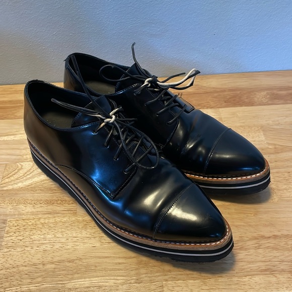 Vince Alanis Pointy Toe Oxford Patent Leather Shoes - Picture 6 of 16